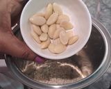 A picture of step 2 of Oats bran banana smoothie.