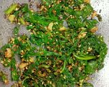 A picture of step 3 of Palak Raita.