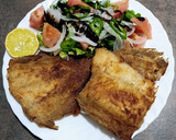 Foto del paso 2 de la receta: Lenguadina rebozada con ensalada