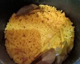 Foto langkah ke 2 dari resep Nasi kuning rice cooker santan bubuk.
