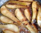 Foto del paso 4 de la receta: Ensalada de pera caramelizada y burrata