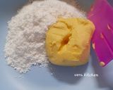 Foto langkah ke 1 dari resep Cookies santan.