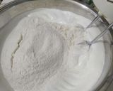 Foto langkah ke 2 dari resep Bolu Kukus Putih Telur.