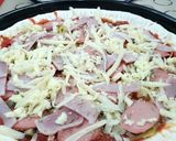 Hình bước làm 5 của món Pizza đế mỏng giòn tan