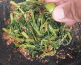 Foto langkah ke 5 dari resep Plecing Kangkung Khas Bali.