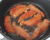 Foto del paso 5 de la receta: Solomillos de pollo y patatas en salsa de olivada
