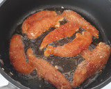 Foto del paso 5 de la receta: Solomillos de pollo y patatas en salsa de olivada