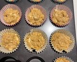 Foto langkah ke 3 dari resep Oatmeal Muffins with Cinnamon and Sweet Apple.