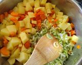 Nagyi bajor virslis krumplilevese plusz húsgombóccal recept fázis 4 fotója
