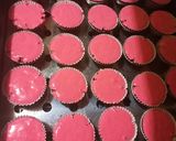 Foto langkah ke 3 dari resep Bolu kukus semangka.