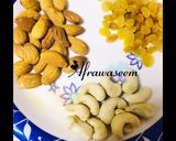 A picture of step 1 of Kimami sewaiyya dessert..!.