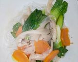 Foto langkah ke 7 dari resep Sup Bihun Bening Pelangi.