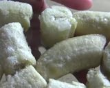 A picture of step 1 of Frozen banana delight.