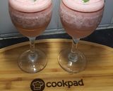 A picture of step 4 of Strawberry🍓 Banana 🍌Smoothie 🍸.