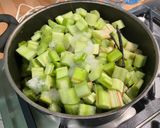 Une image de l'étape 4 de Compote de rhubarbe à la vanille de Madagascar.