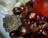A picture of step 1 of Timatr ki chutney.
