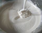 Foto langkah ke 4 dari resep Bolu Mawar Lembut.