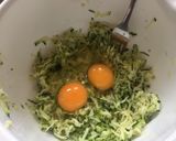Gluténmentes cukkinitócsni recept fázis 2 fotója