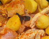 Gambar langkah 2 resipi Ayam Masak Lemak Cili Api.