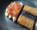 Foto del paso 3 de la receta: Plátanos maduros asados y rellenos de queso y dulce de guayaba🧀🍌🍯