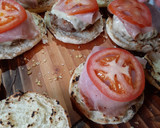 Foto del paso 2 de la receta: Hamburguesa casera en pan de papa