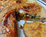 Foto del paso 10 de la receta: "tarta"🥧 con masa de yuca🥔🍠 y relleno de vegetales🥙🥗🥘