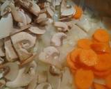 Foto del paso 2 de la receta Crema de champiñones con nueces y agua de mar