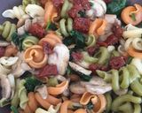 Foto del paso 5 de la receta: Ensalada templada de pasta con verduras