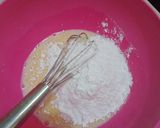 Foto langkah ke 3 dari resep Bolu caramel mini.