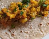 A picture of step 3 of Aloo Roll.