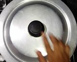 A picture of step 8 of Moti Pulao.