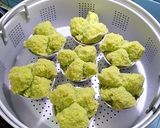 Foto langkah ke 7 dari resep Bolu Kukus Pandan Mekar (Mudah & Gak Bau Amis).