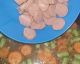 Foto langkah ke 3 dari resep Sop Salmon Spesial.