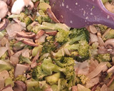 Foto del paso 5 de la receta: Brócoli con jengibre y champiñones Portobello