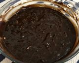 A picture of step 4 of Rich Choco Oven Cake.