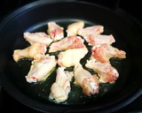 Foto del paso 3 de la receta: Arroz Nomen con alas de pollo, bimi y alcachofas
