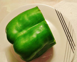 Foto del paso 1 de la receta: Pimiento verde relleno de tortilla de patatas