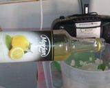 Foto langkah ke 2 dari resep Lemon Mint Sques.