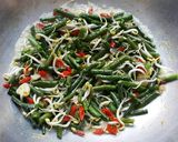 Foto langkah ke 4 dari resep Tumis Sayur KaPaGe (Kacang panjang + Tauge).