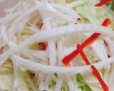 Hình bước làm 3 của món Cải thảo trộn tỏi ớt