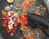 Foto langkah ke 4 dari resep Udang Cecek Bumbu Bali.