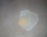 Gambar langkah 1 resipi Telur masak lemak bersama belimbing buluh.