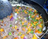 A picture of step 2 of Naman cikin samosa.
