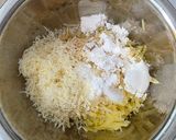 Foto langkah ke 1 dari resep Cheesy Hash Brown.