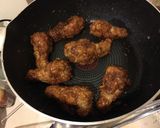 รูปขั้นตอนการทำที่ 9 ของ ปีกไก่ทอด Spicy Honey Garlic