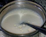A picture of step 2 of Pan cakes.