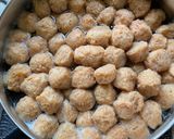 A picture of step 1 of Soyabean Muithya.