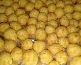 Foto langkah ke 5 dari resep Soes kering isi coklat melelehh😍.