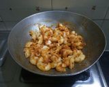 A picture of step 6 of Layered pasta rice.