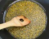 A picture of step 2 of Granadilla Lolly (passion fruit ice lolly).